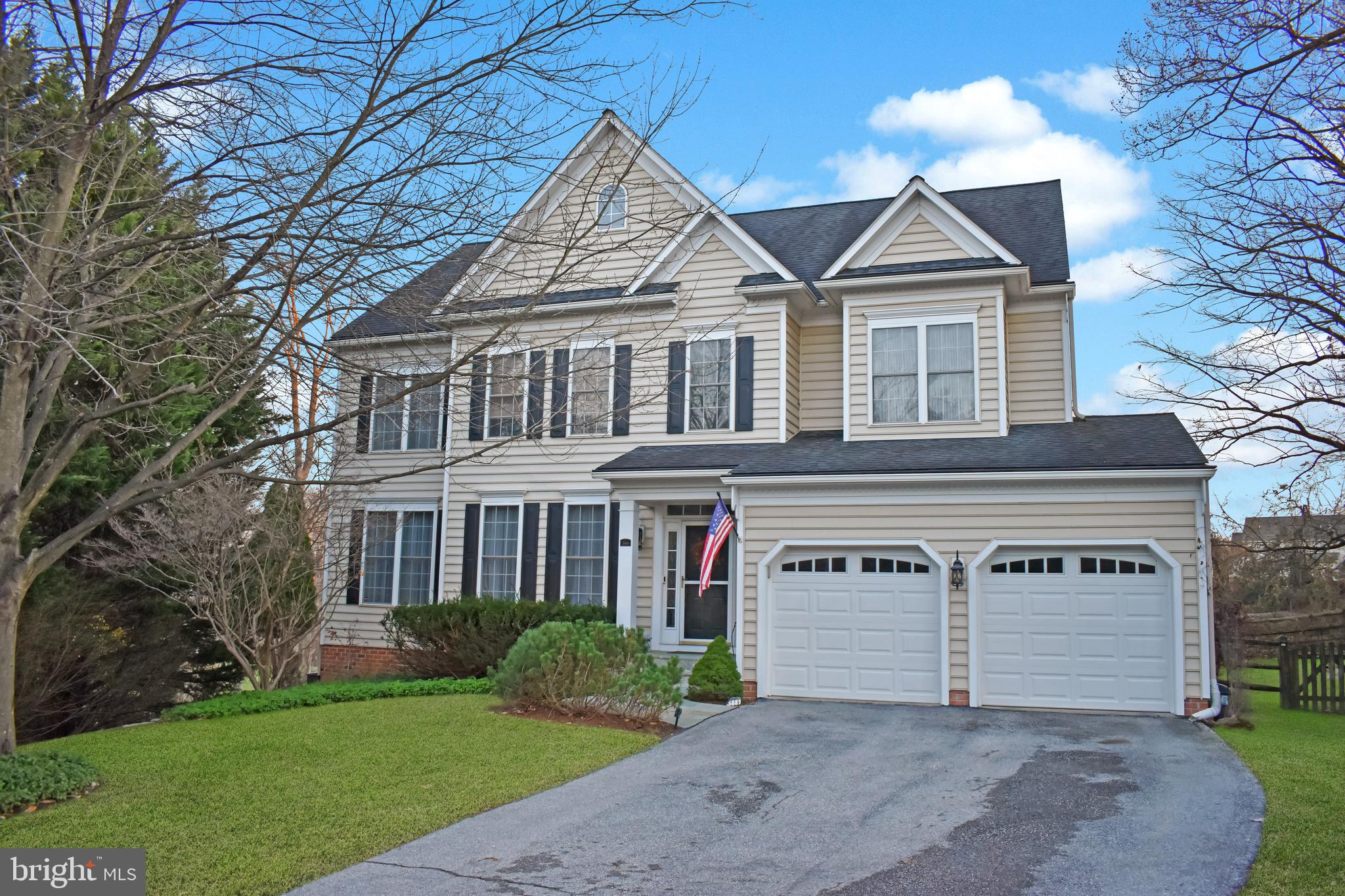 LYNDWOOD MANOR - Residential