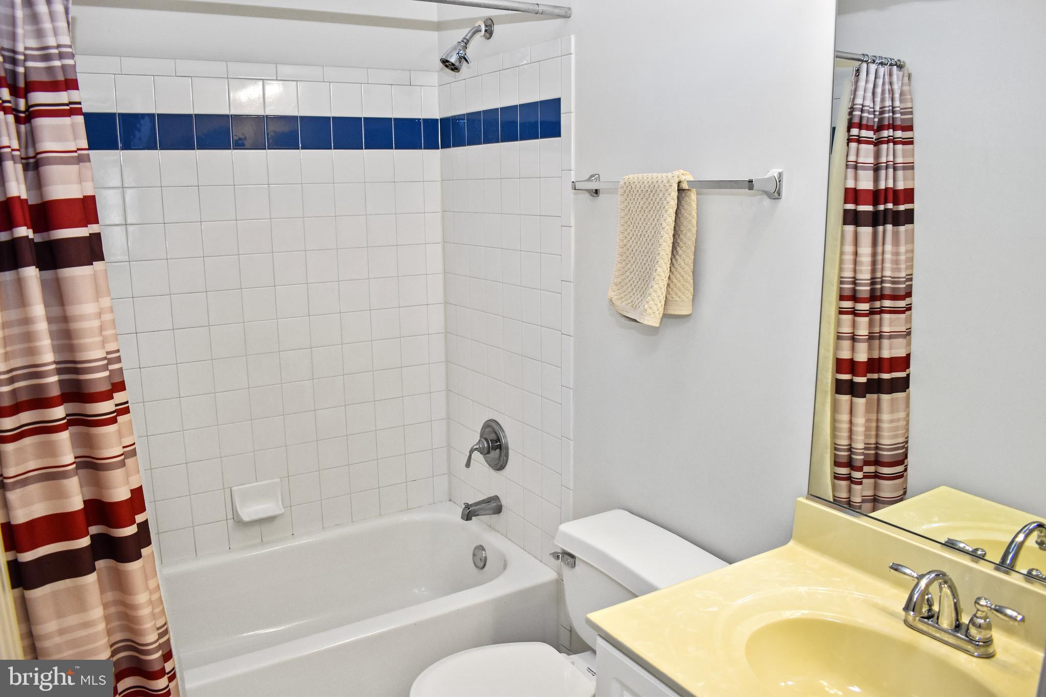 LYNDWOOD MANOR - Residential