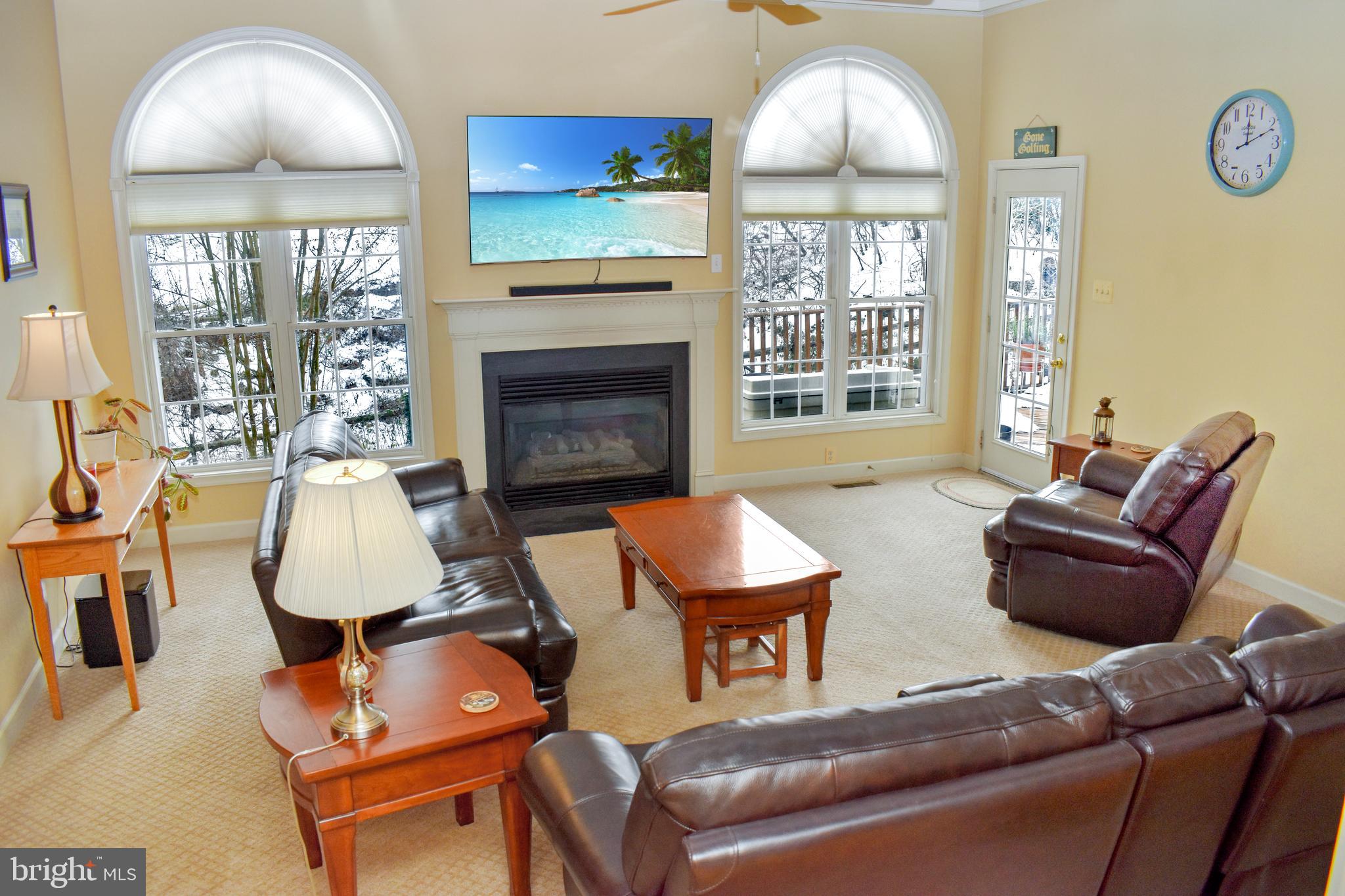 LYNDWOOD MANOR - Residential