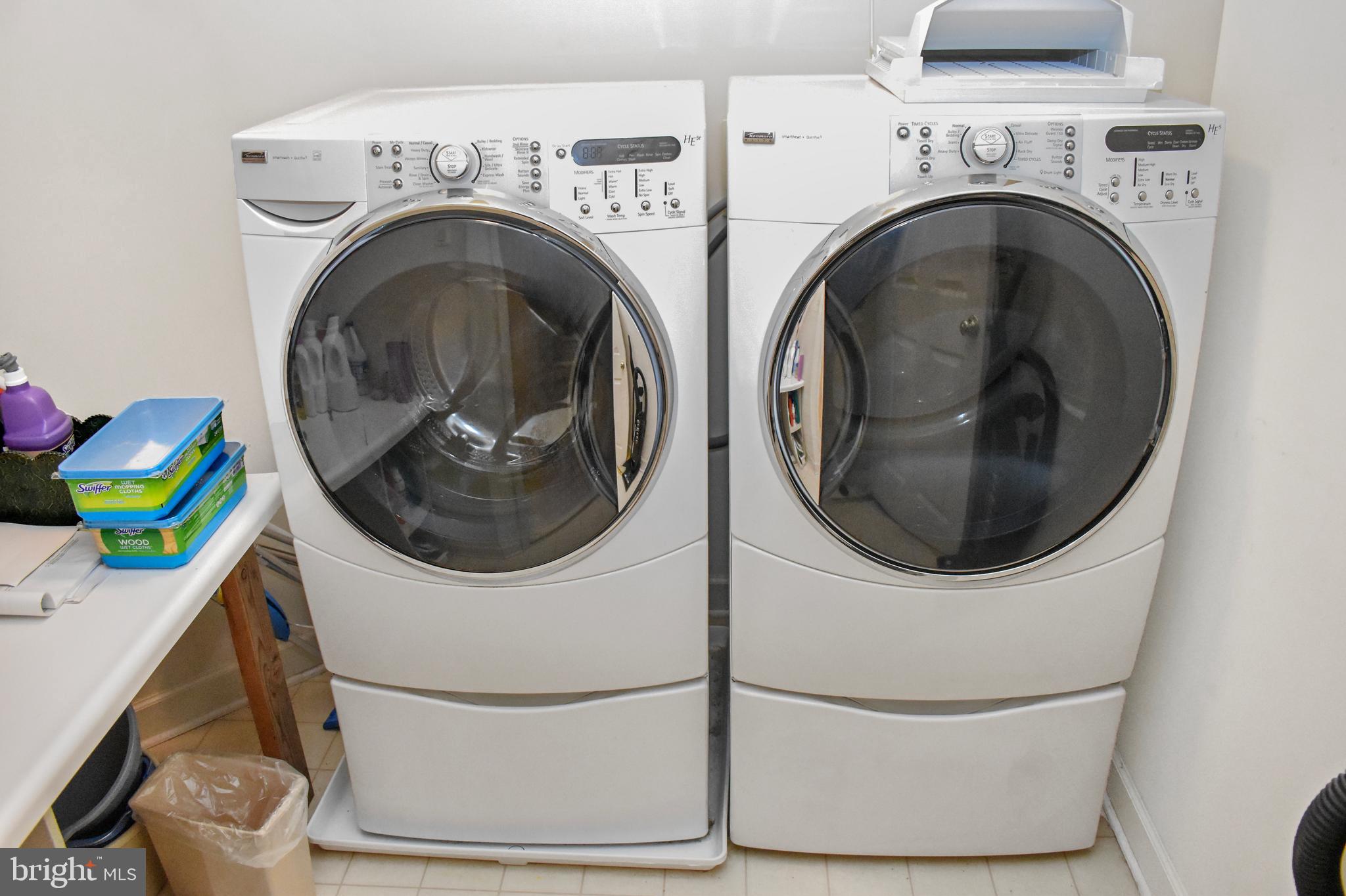 LYNDWOOD MANOR - Residential