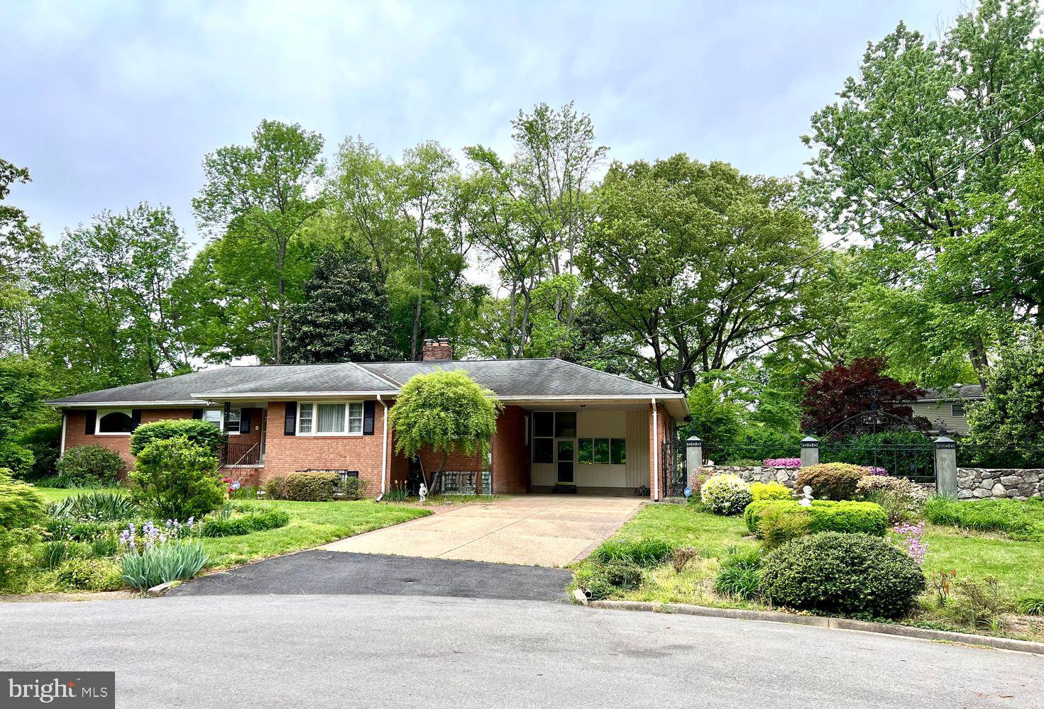 8904 BRIDGEHAVEN COURT