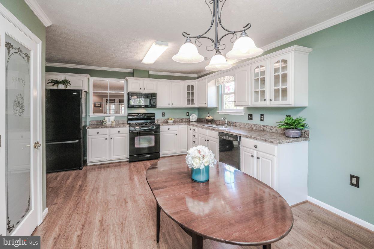 CROSS CREEK VILLAGE - Residential