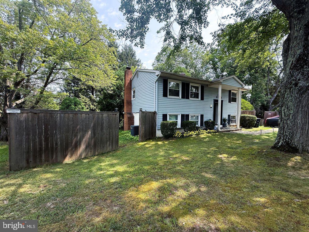 3707 HALLOWAY PLACE