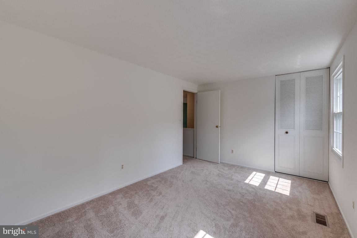 WHISPERING WOODS - Residential