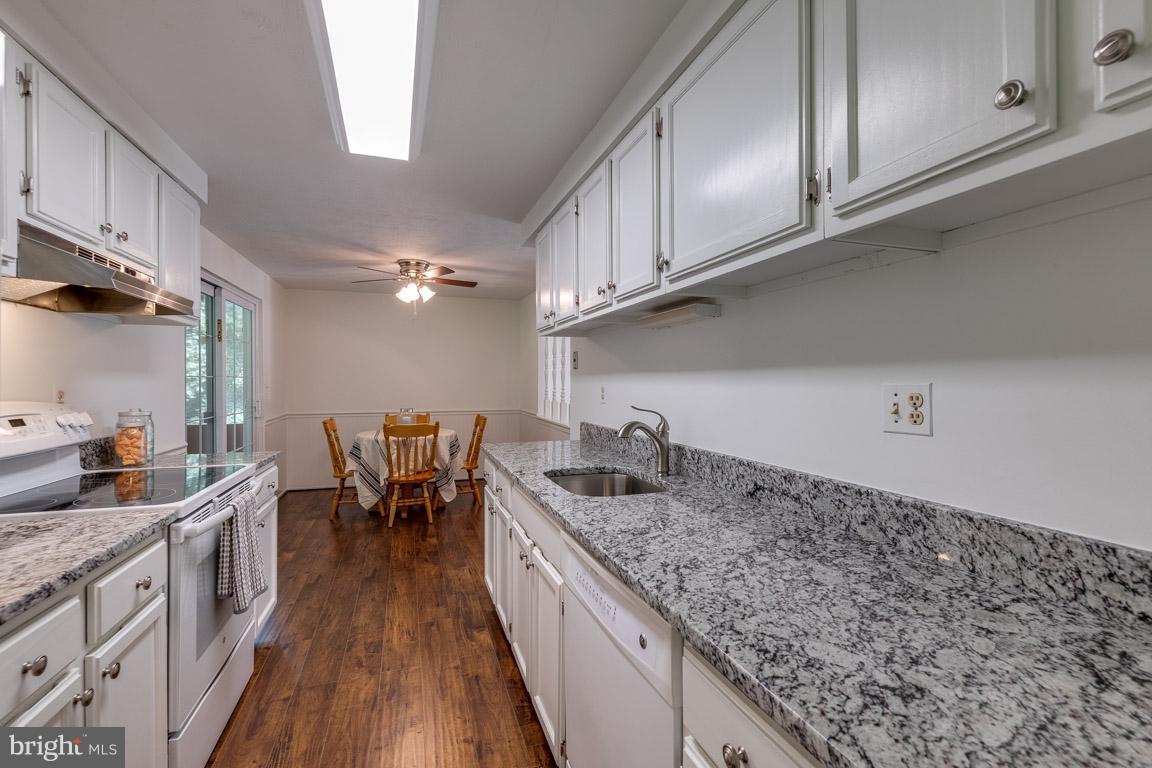 WHISPERING WOODS - Residential