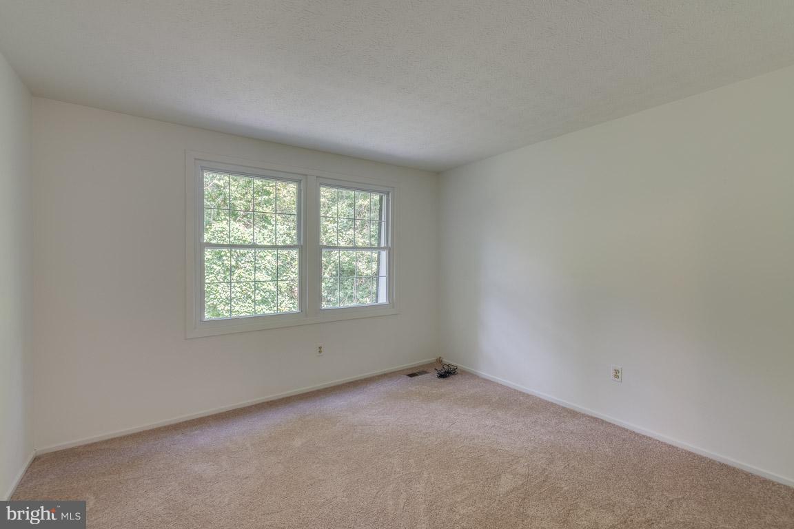 WHISPERING WOODS - Residential