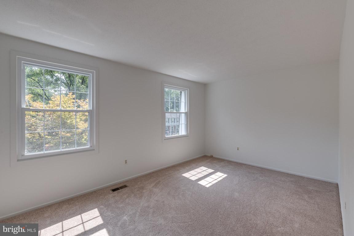 WHISPERING WOODS - Residential