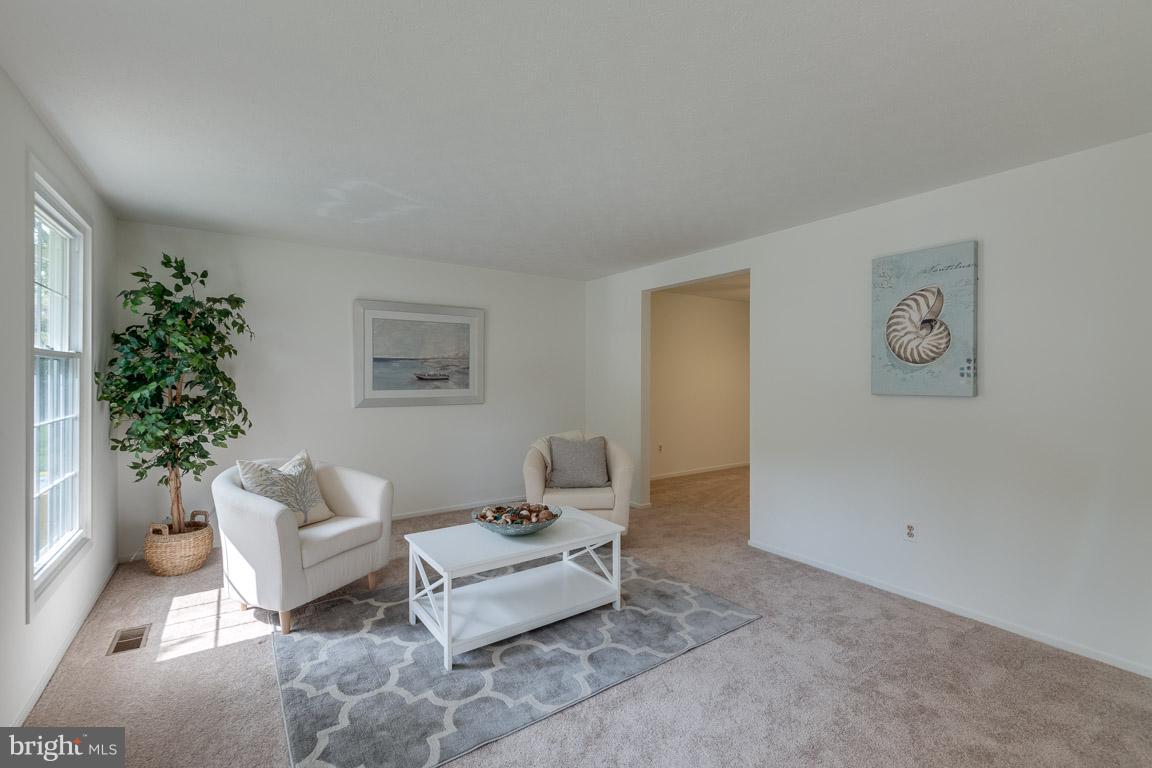 WHISPERING WOODS - Residential