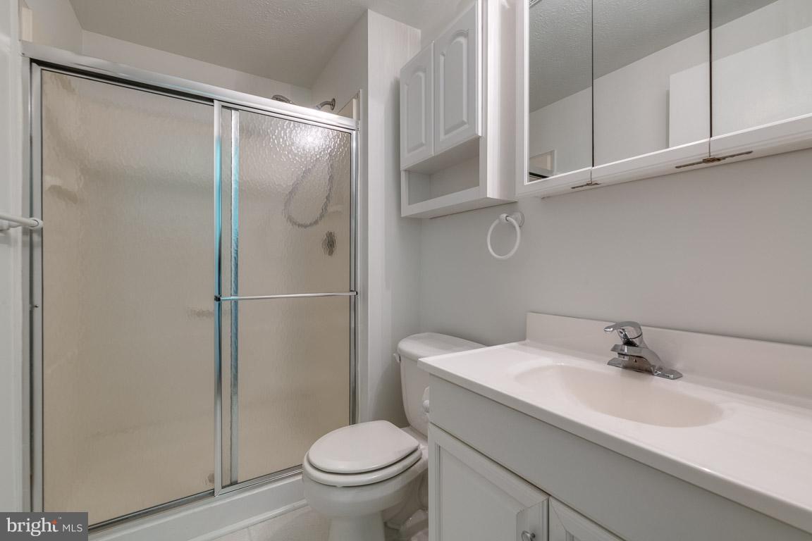 WHISPERING WOODS - Residential