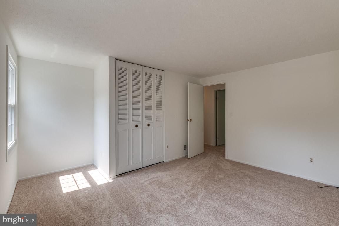 WHISPERING WOODS - Residential