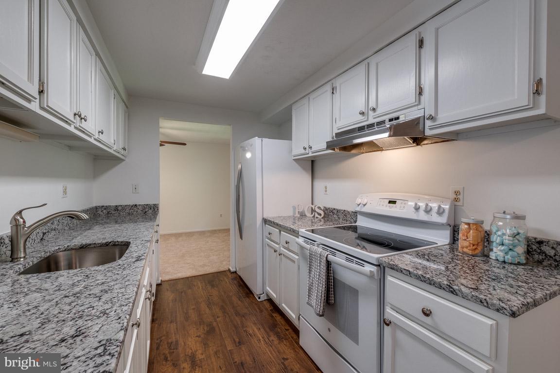 WHISPERING WOODS - Residential