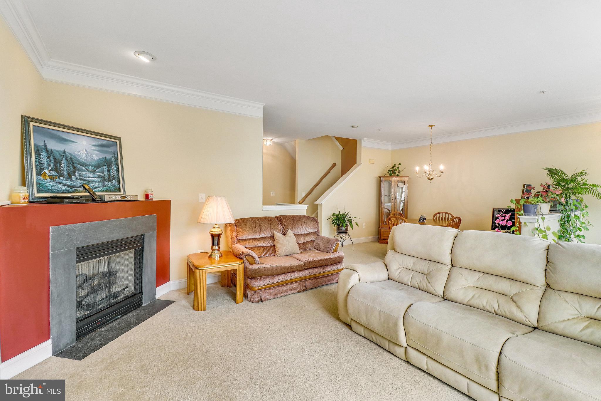 COURTLANDS AT CASCADES - Residential