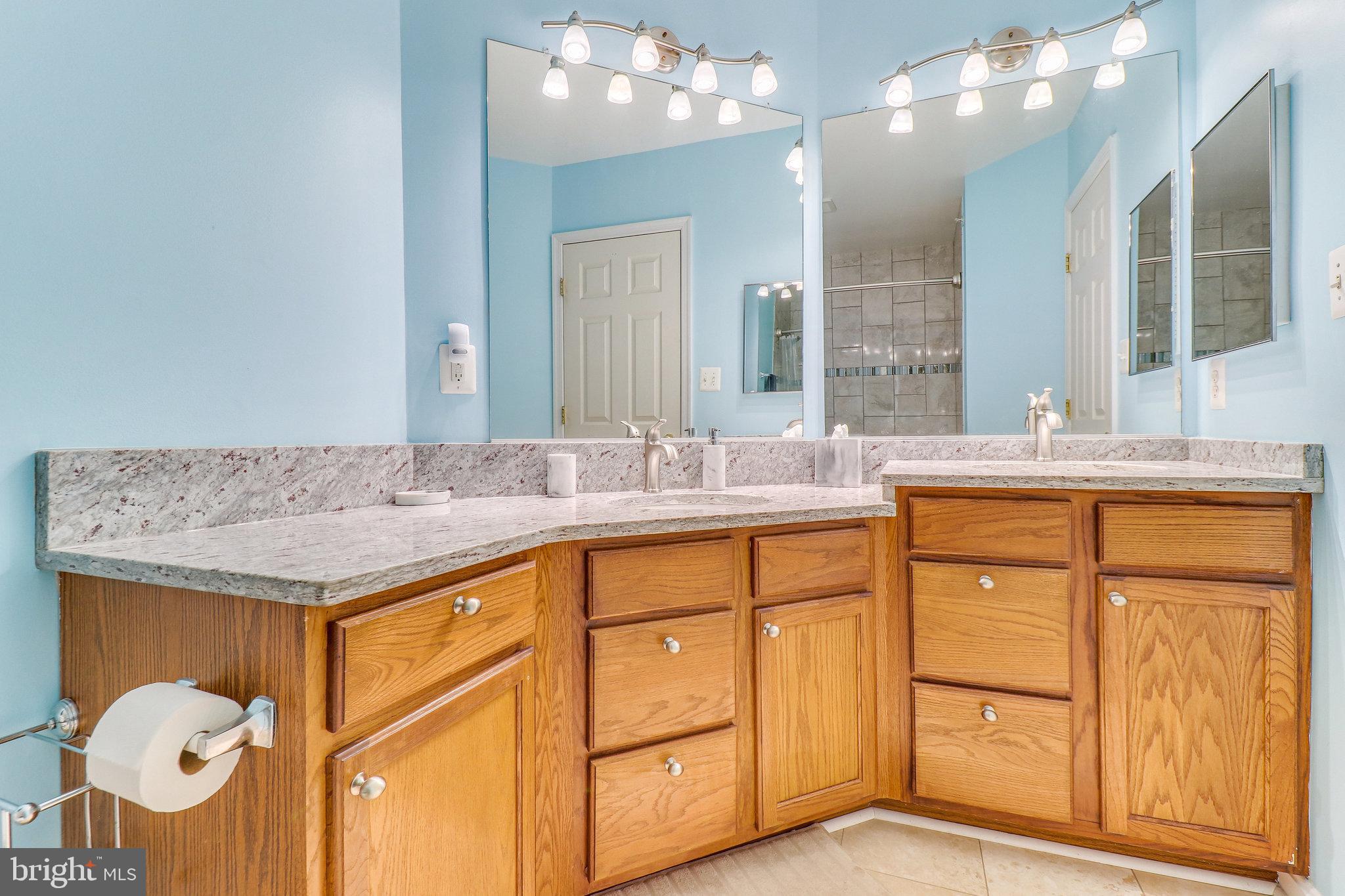 COURTLANDS AT CASCADES - Residential