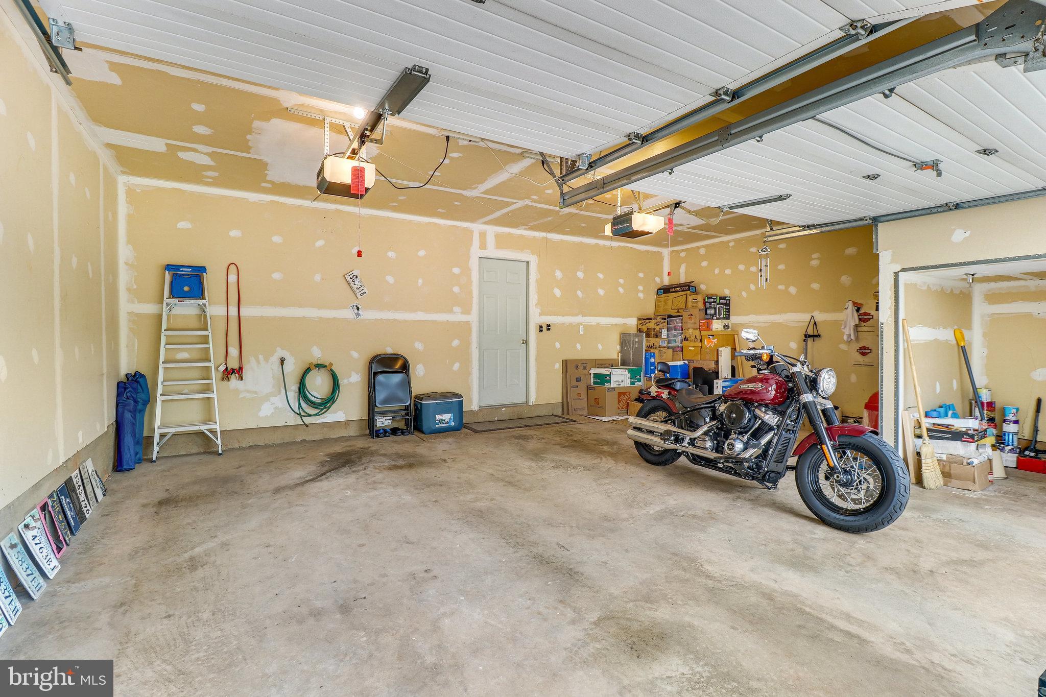 COURTLANDS AT CASCADES - Residential