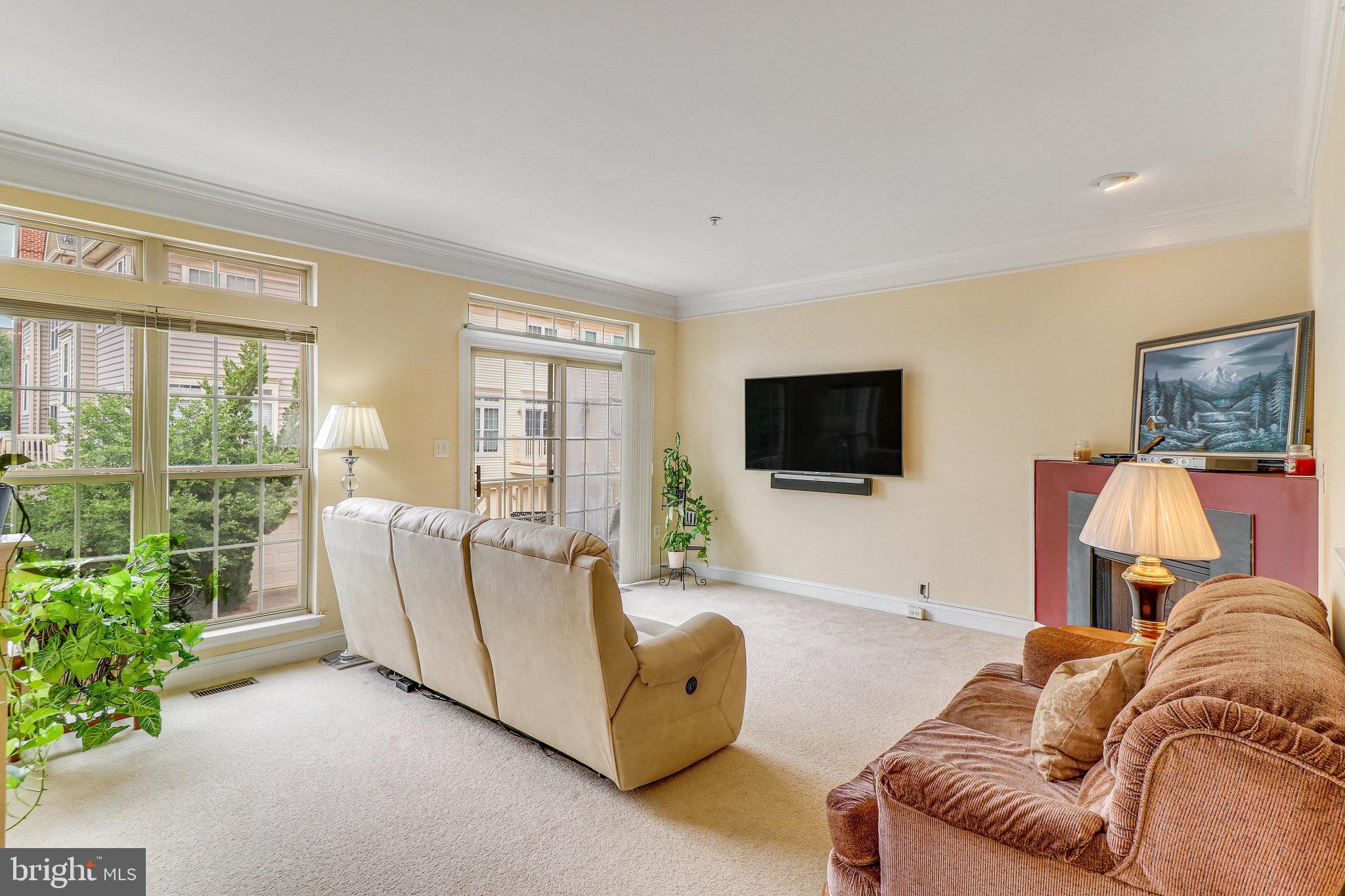 COURTLANDS AT CASCADES - Residential