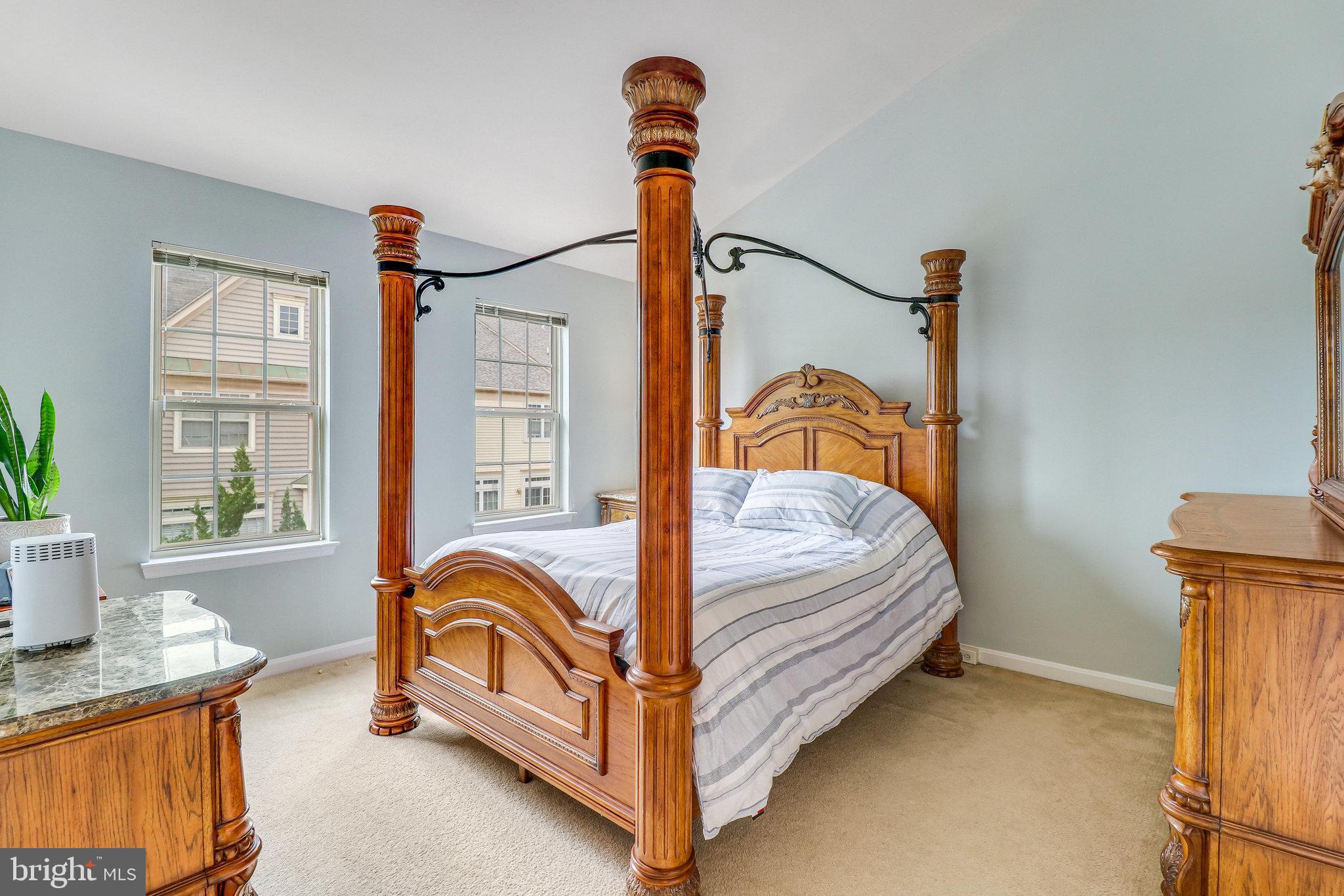 COURTLANDS AT CASCADES - Residential