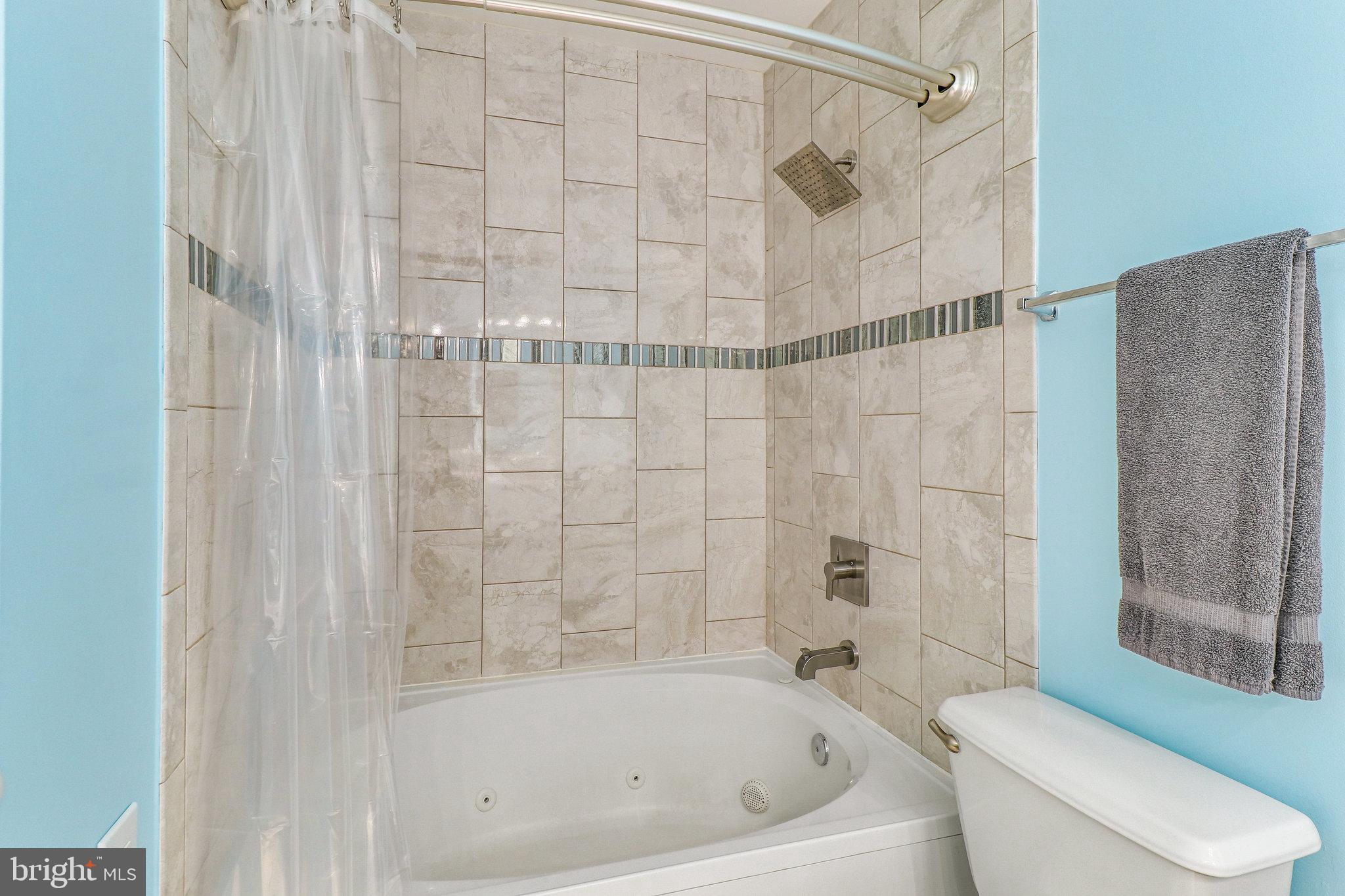 COURTLANDS AT CASCADES - Residential