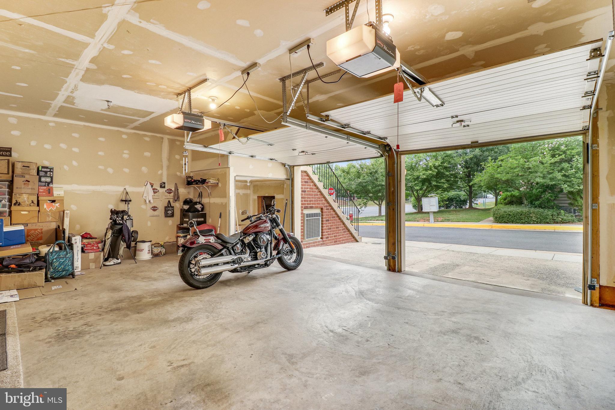 COURTLANDS AT CASCADES - Residential