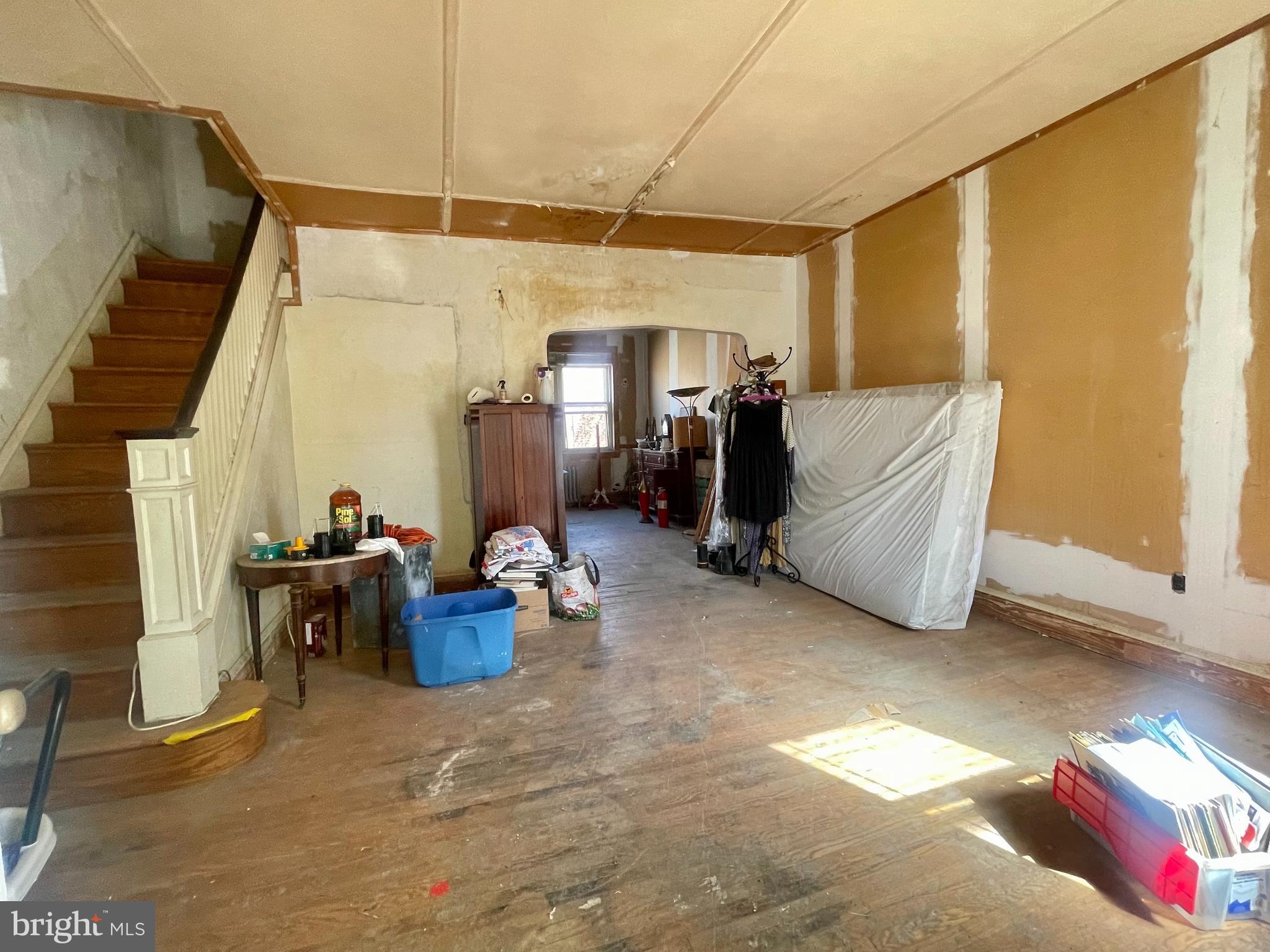 ROXBOROUGH - Residential