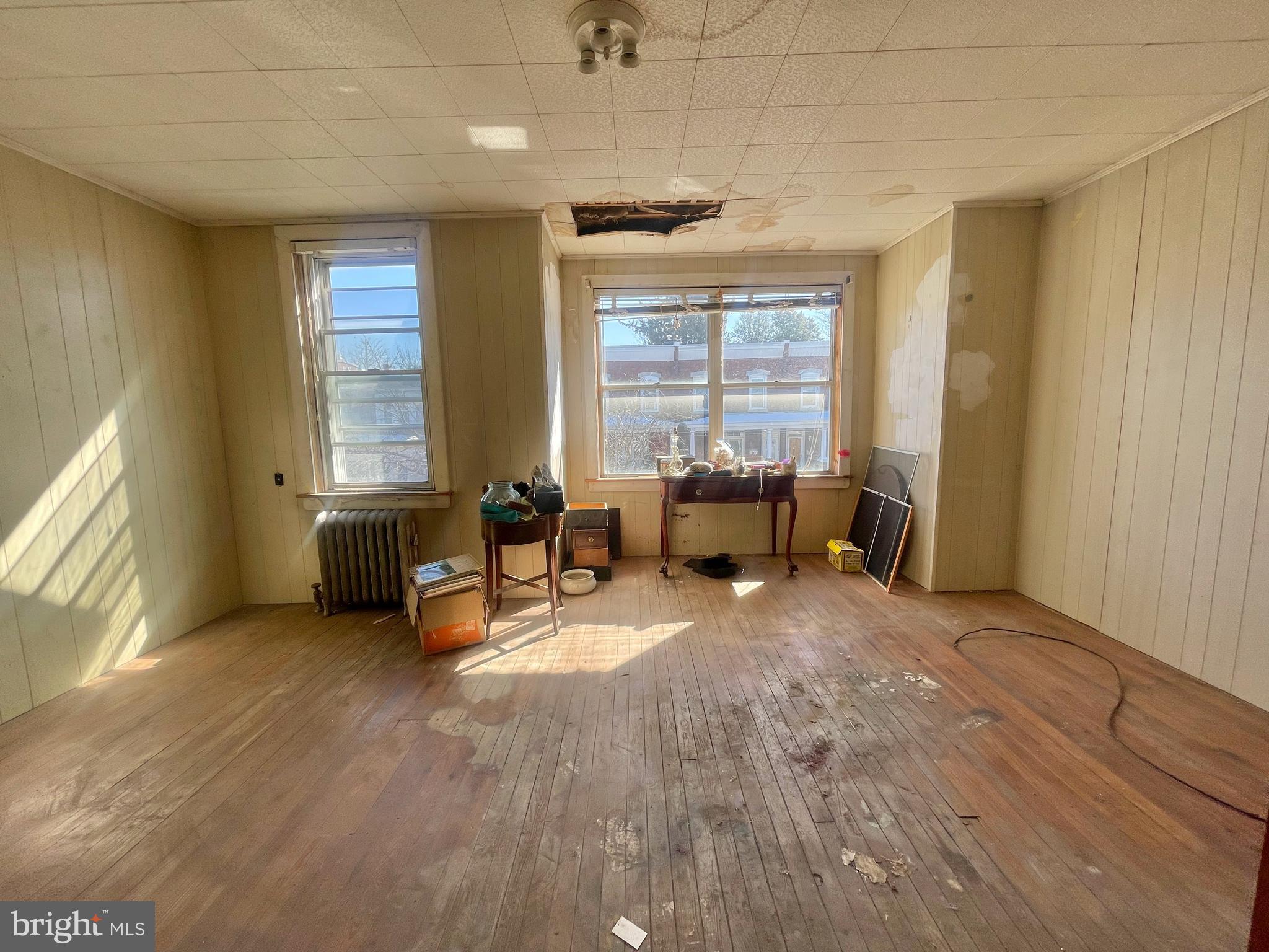 ROXBOROUGH - Residential