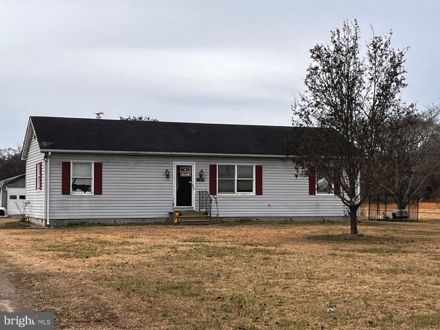 COUNTRT LIVING ON 2 ACRES.  A PLACE TO CALL HOME.