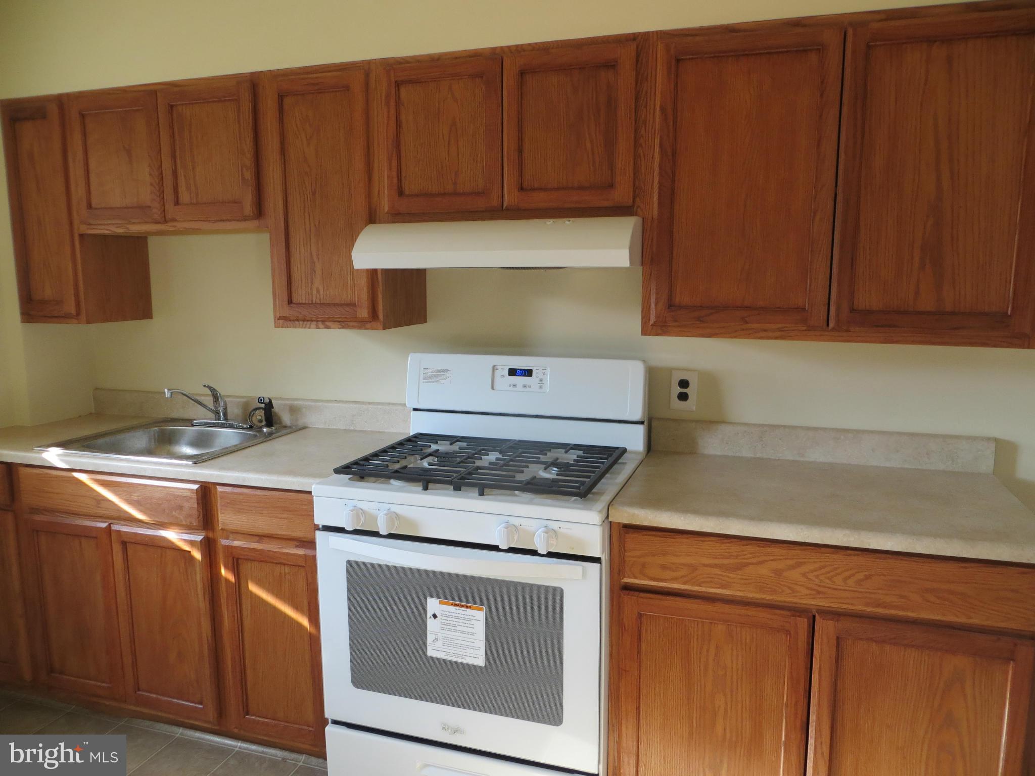 CHARLESMONT - Residential Lease