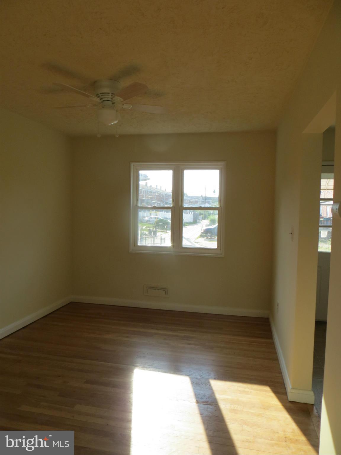 CHARLESMONT - Residential Lease