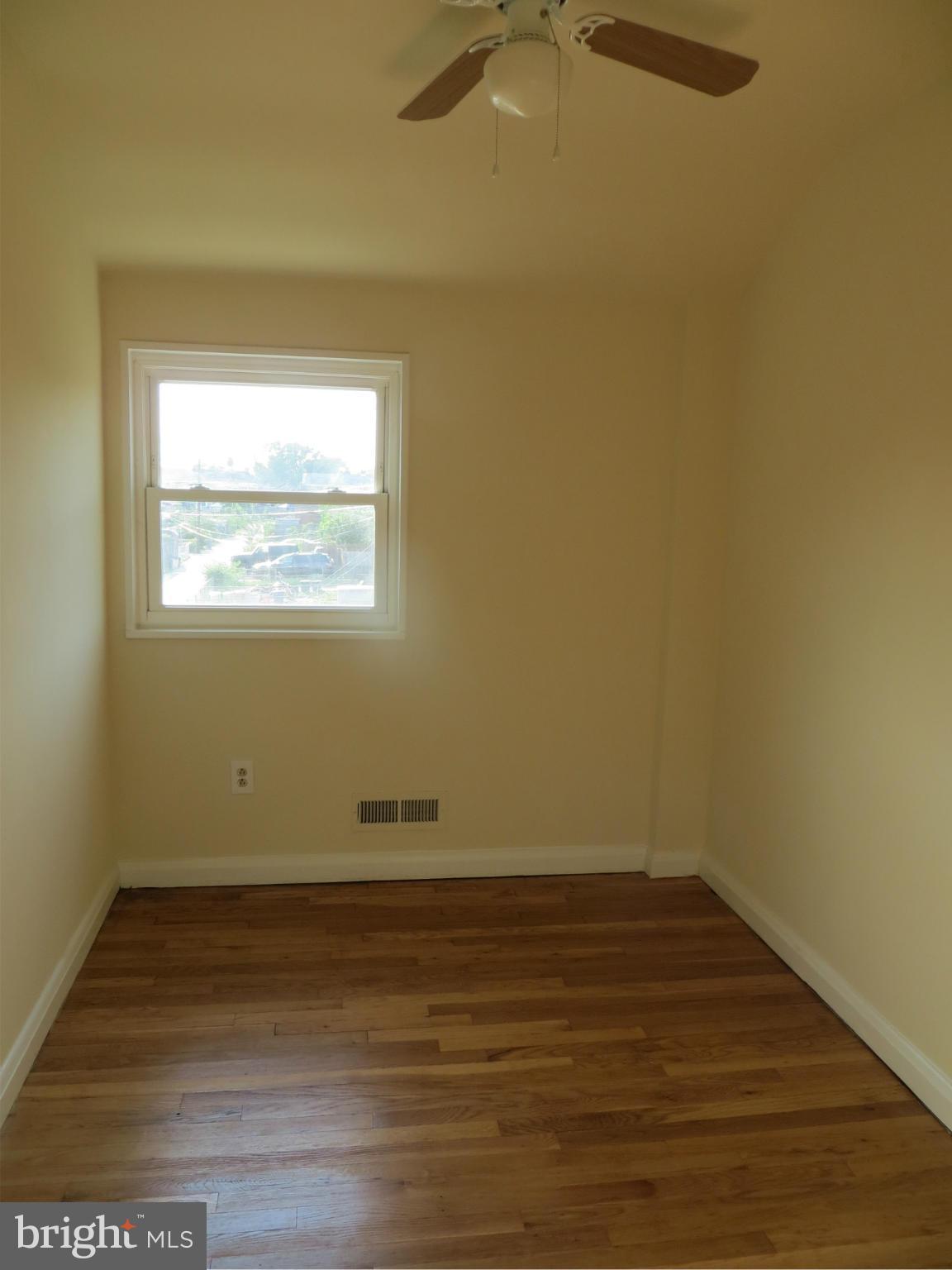 CHARLESMONT - Residential Lease