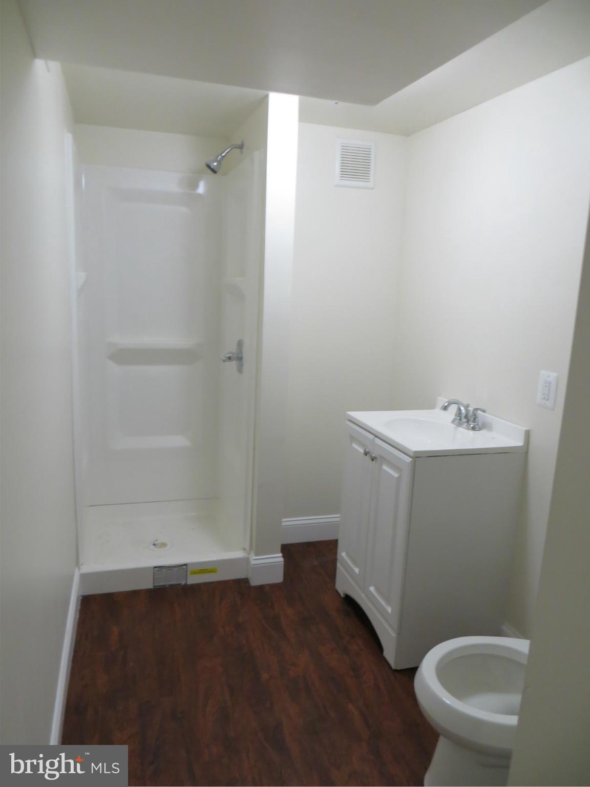 CHARLESMONT - Residential Lease