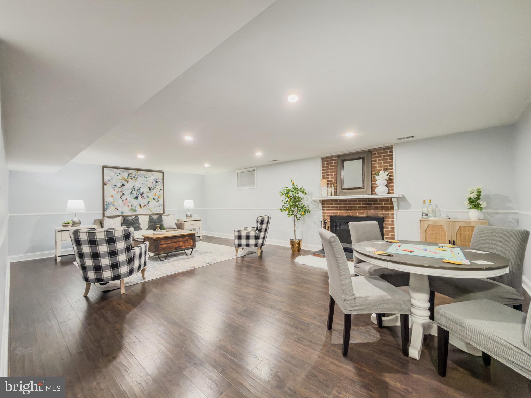 WASHINGTONIAN VILLAGE - Residential