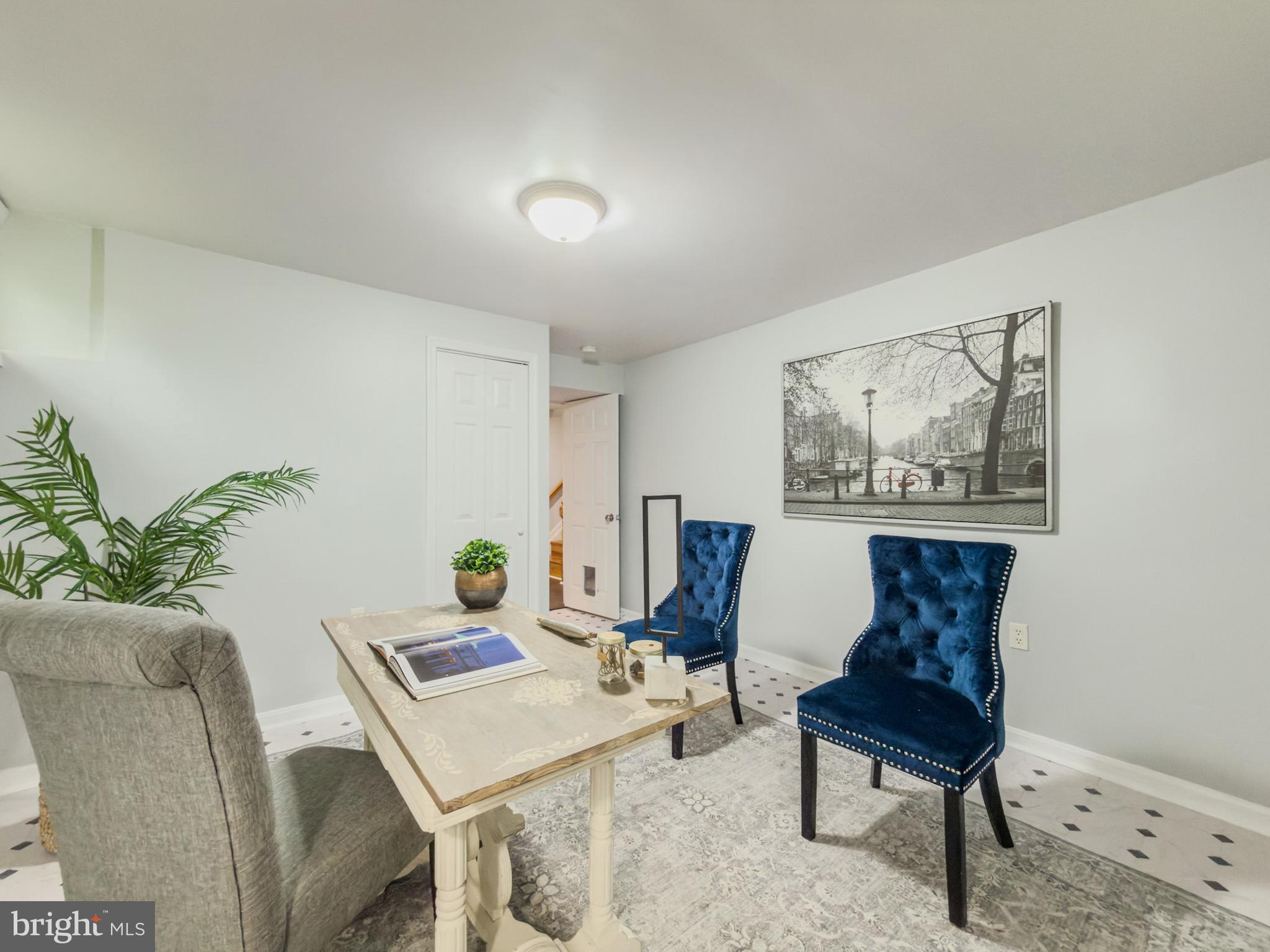 WASHINGTONIAN VILLAGE - Residential