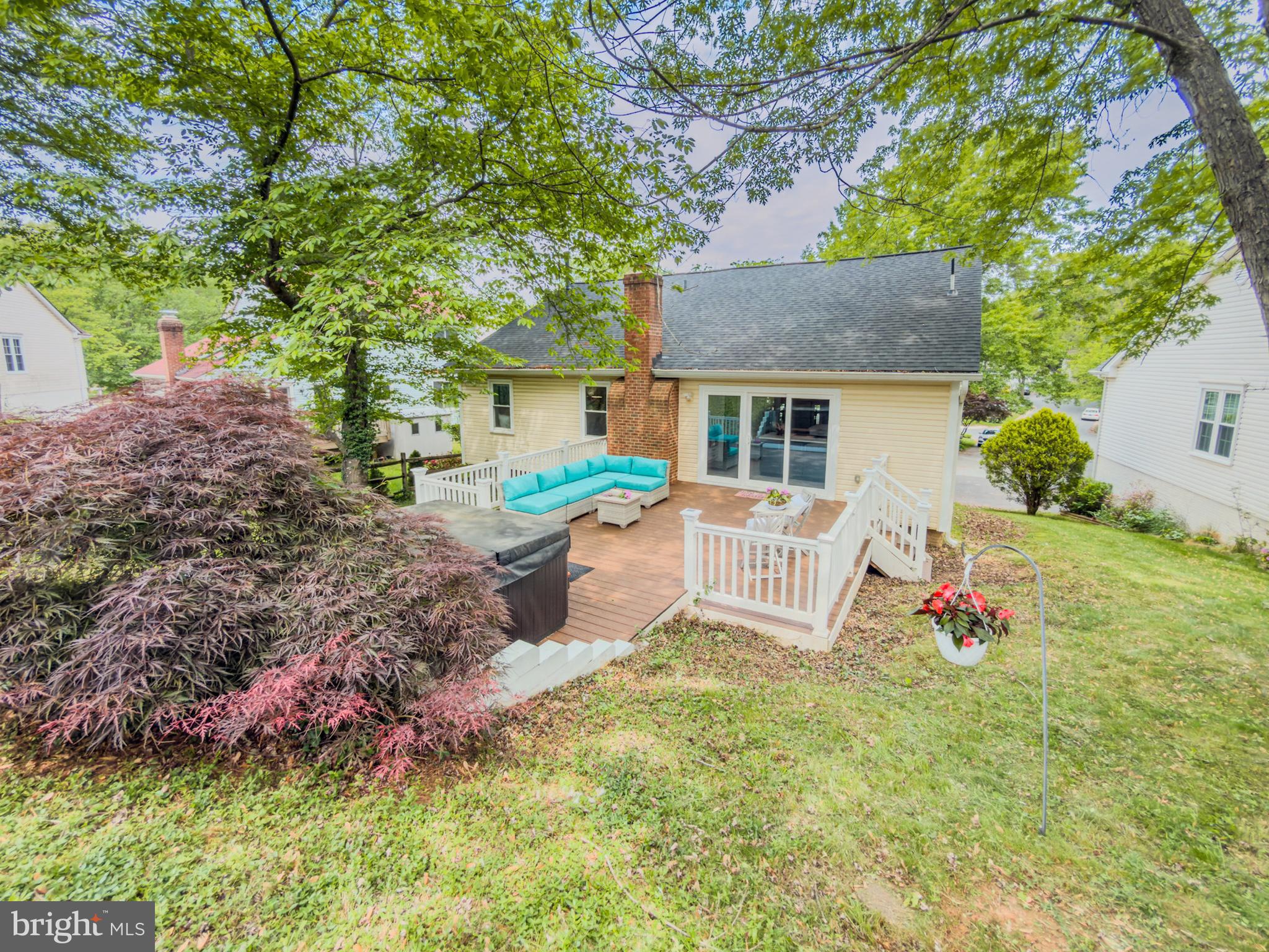WASHINGTONIAN VILLAGE - Residential