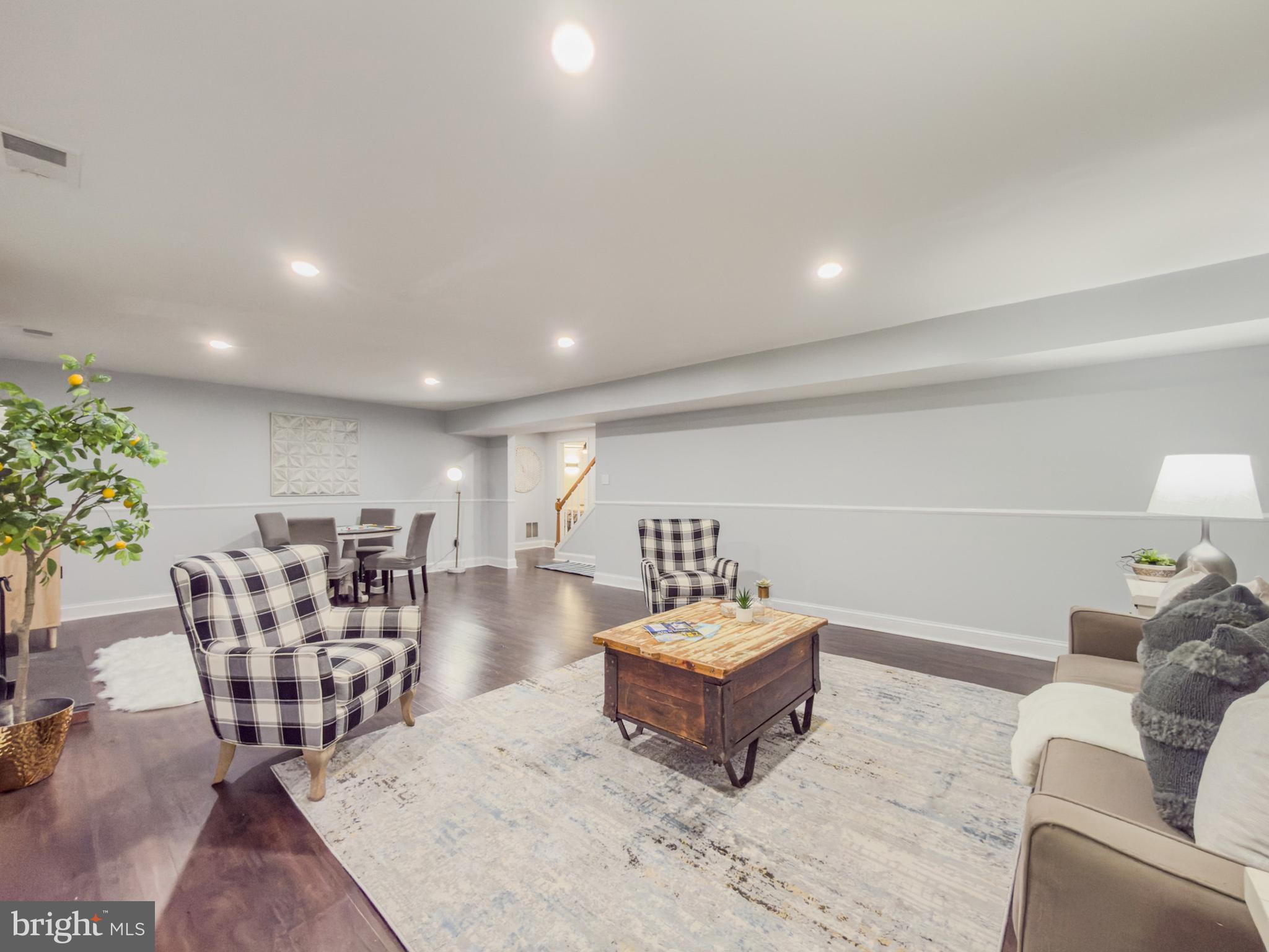 WASHINGTONIAN VILLAGE - Residential