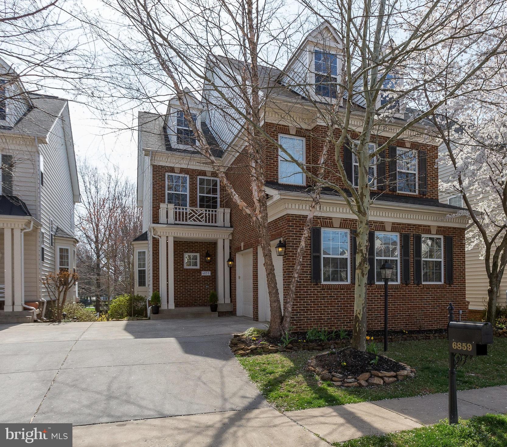 HAYMARKET STATION - Residential