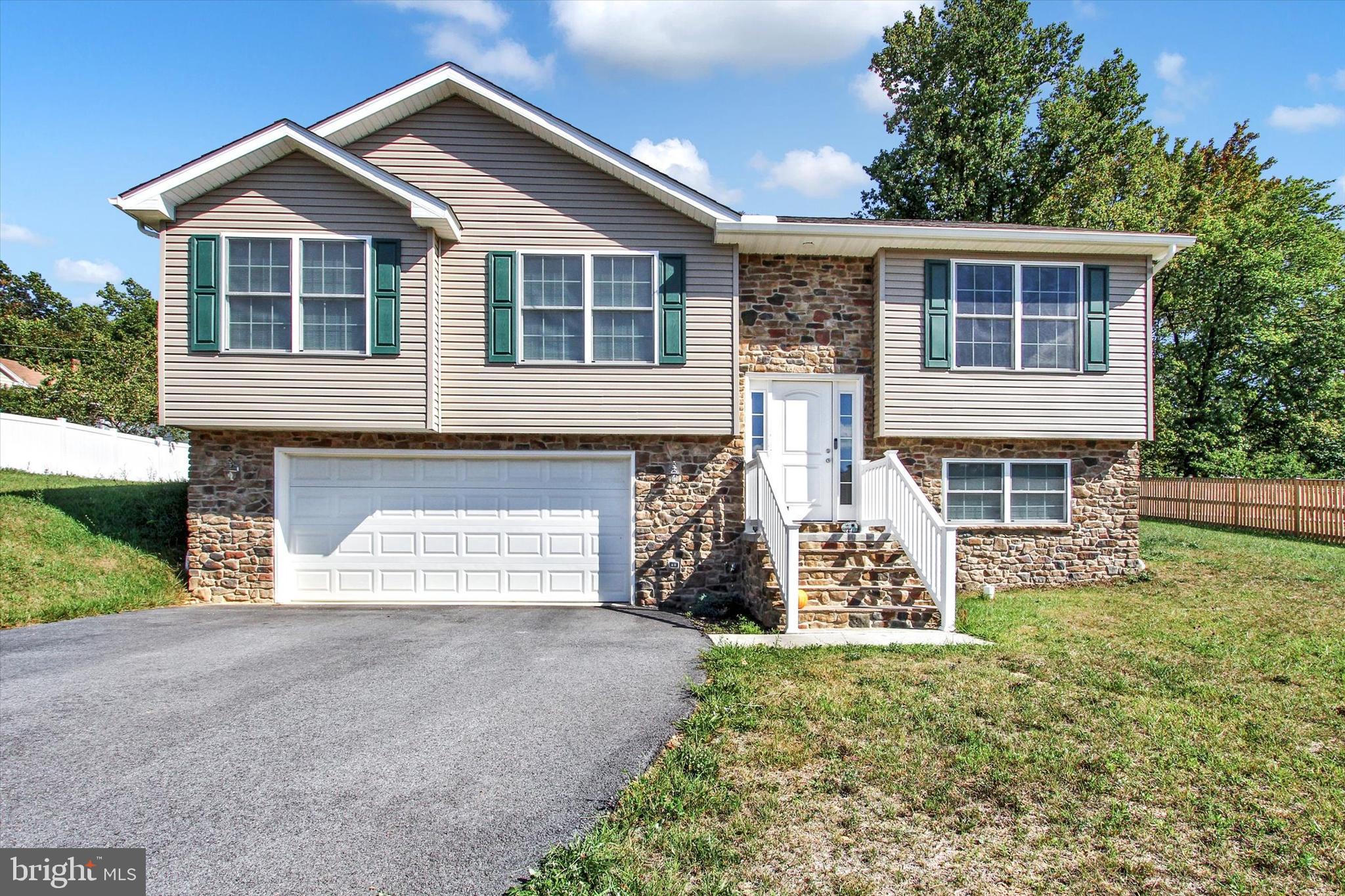 Two-Years Young!  4 Bedroom, 2.5 Bathroom  in excellent condition.  Large kitchen/dining/living room combo.  Kitchen/dining area walks out to patio and backyard.   Qtr acre backs to trees.  Move-in ready!