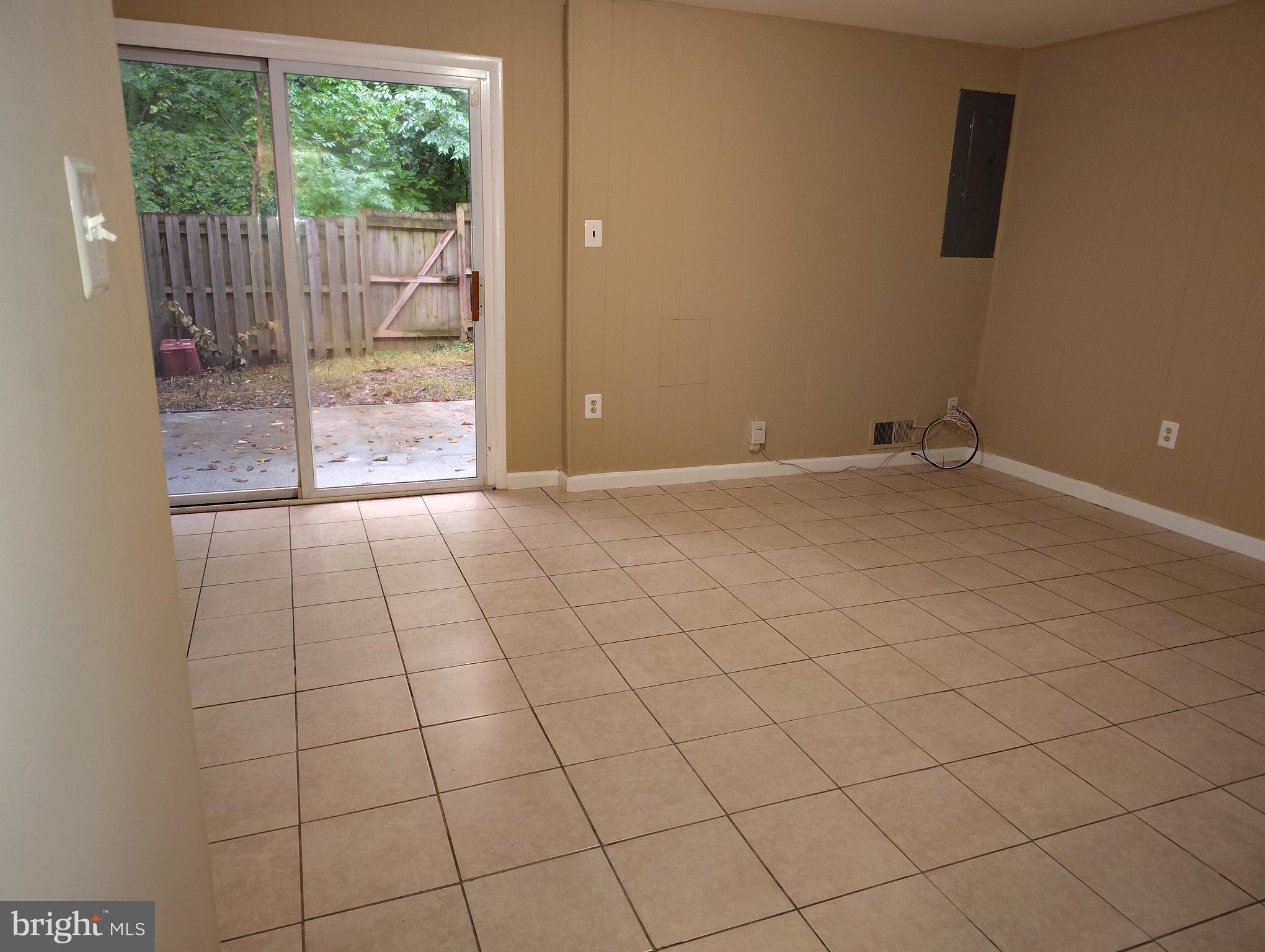 DALE CITY - Residential Lease