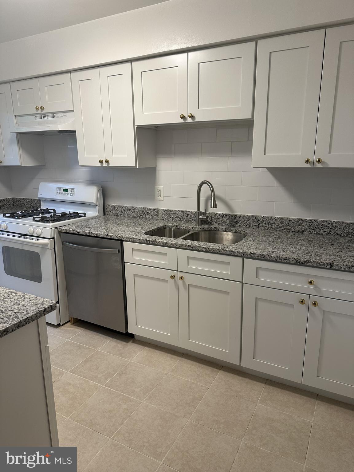 DALE CITY - Residential Lease