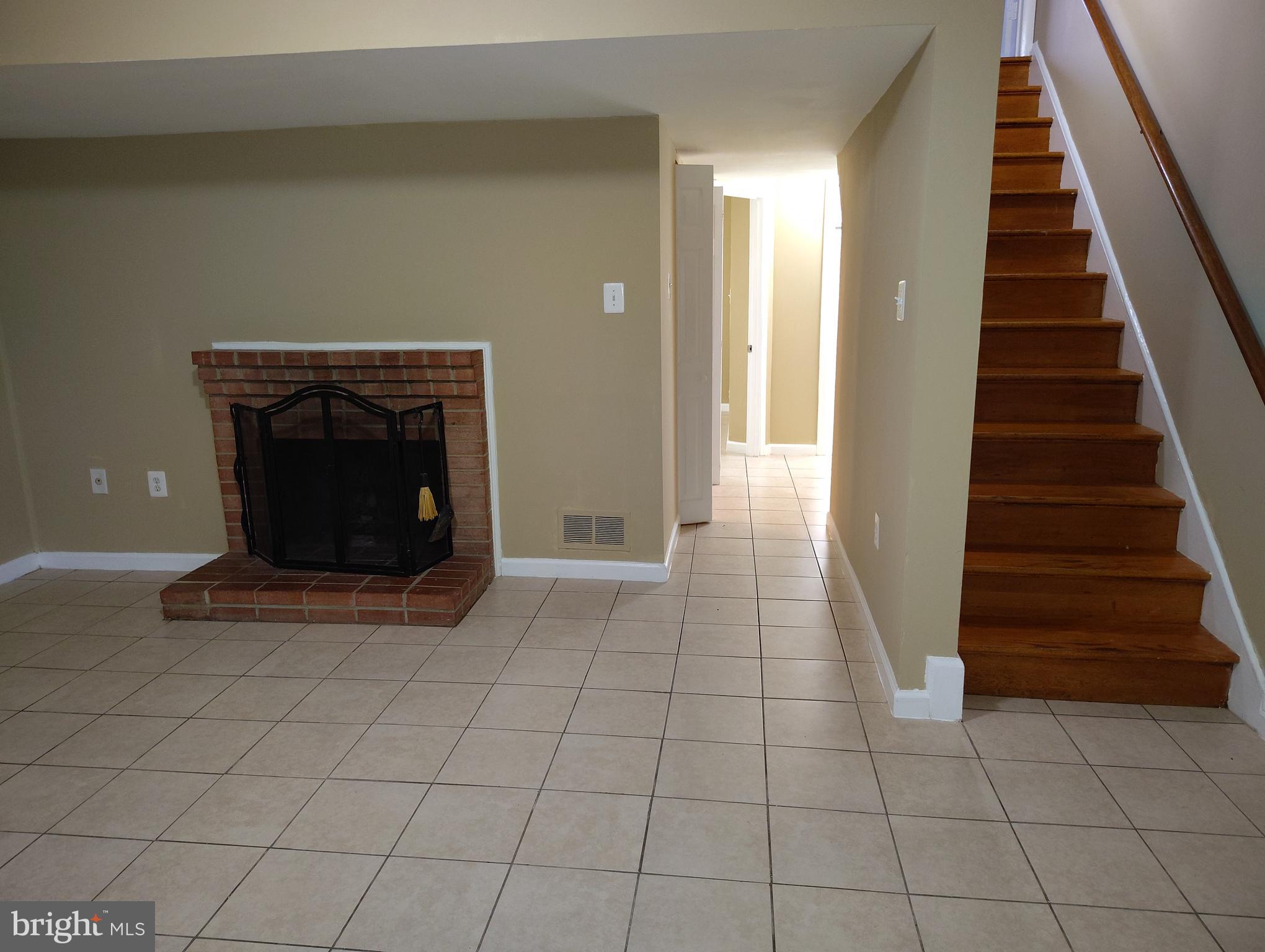 DALE CITY - Residential Lease