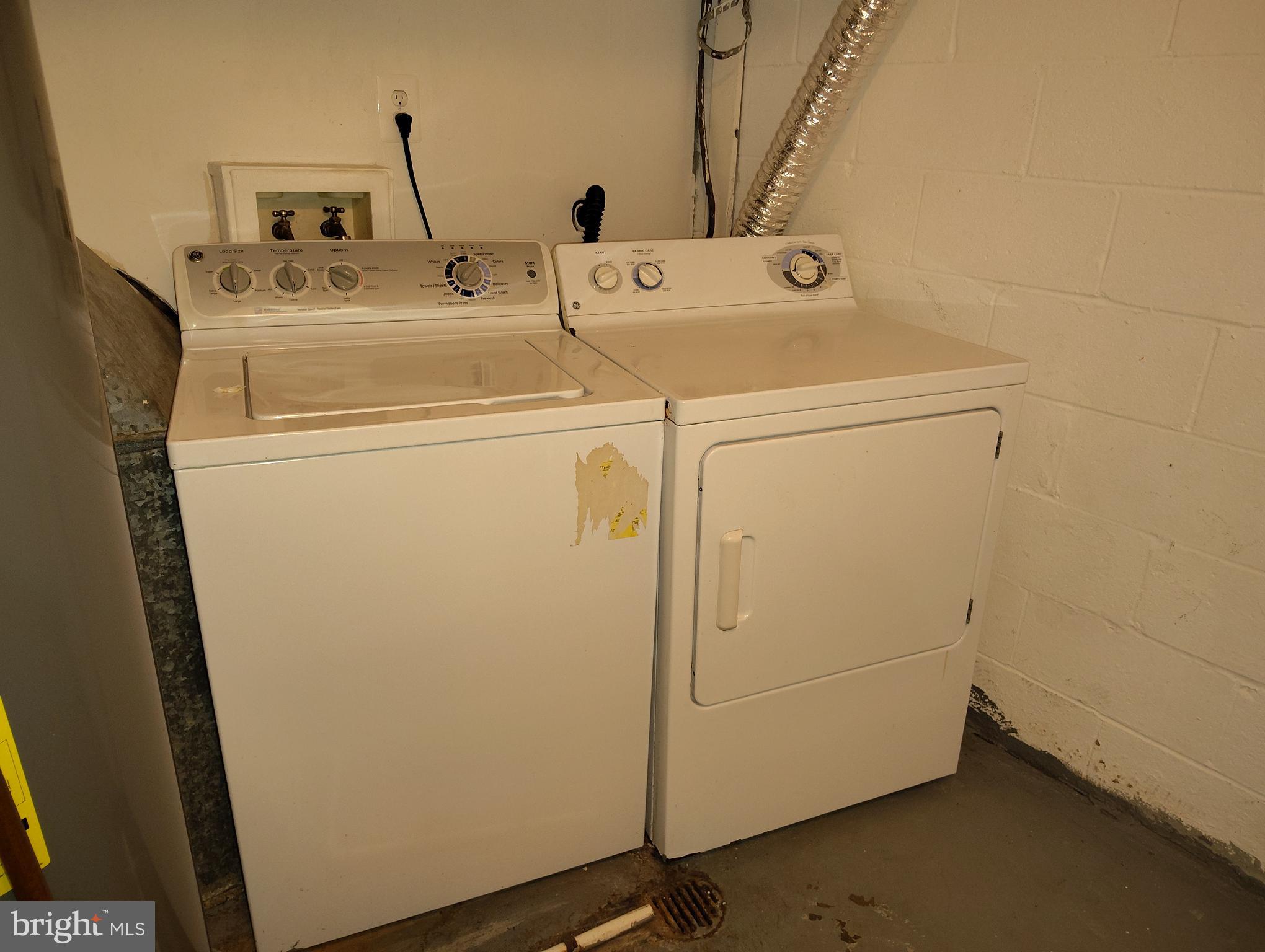 DALE CITY - Residential Lease