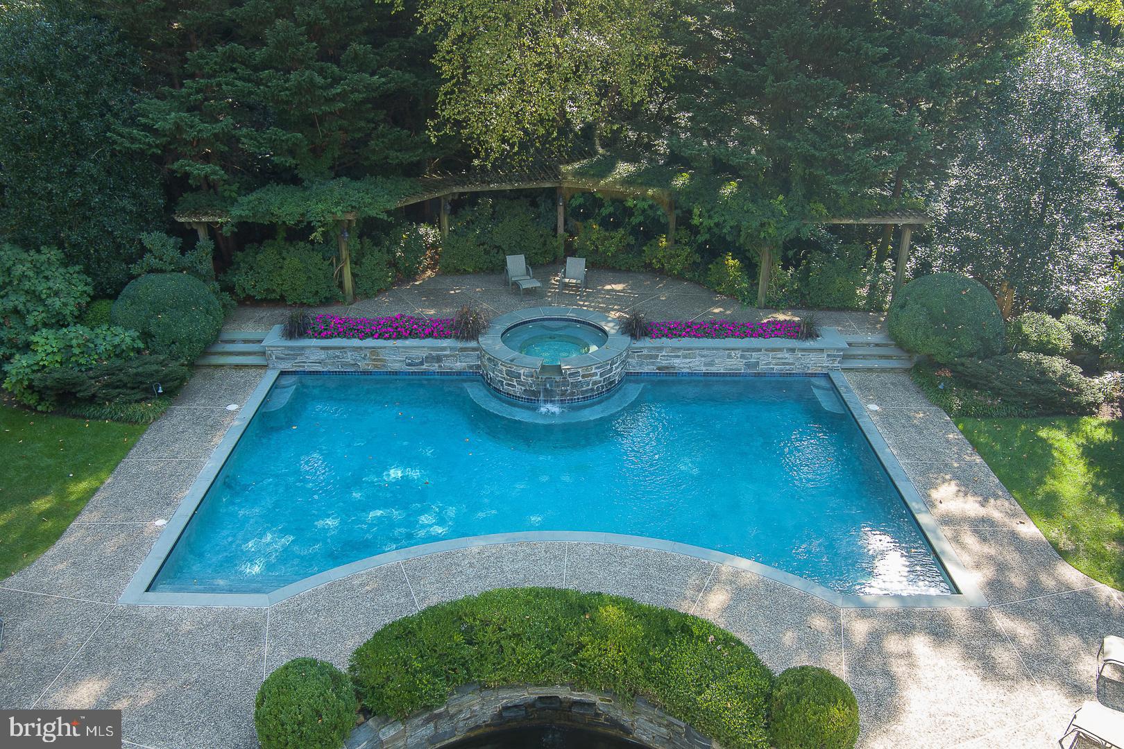 RADNOR HUNT - Residential