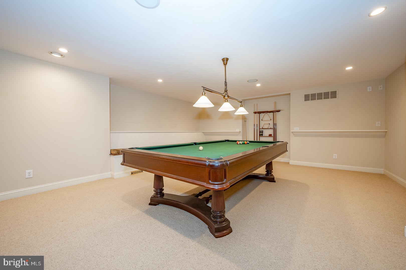 RADNOR HUNT - Residential