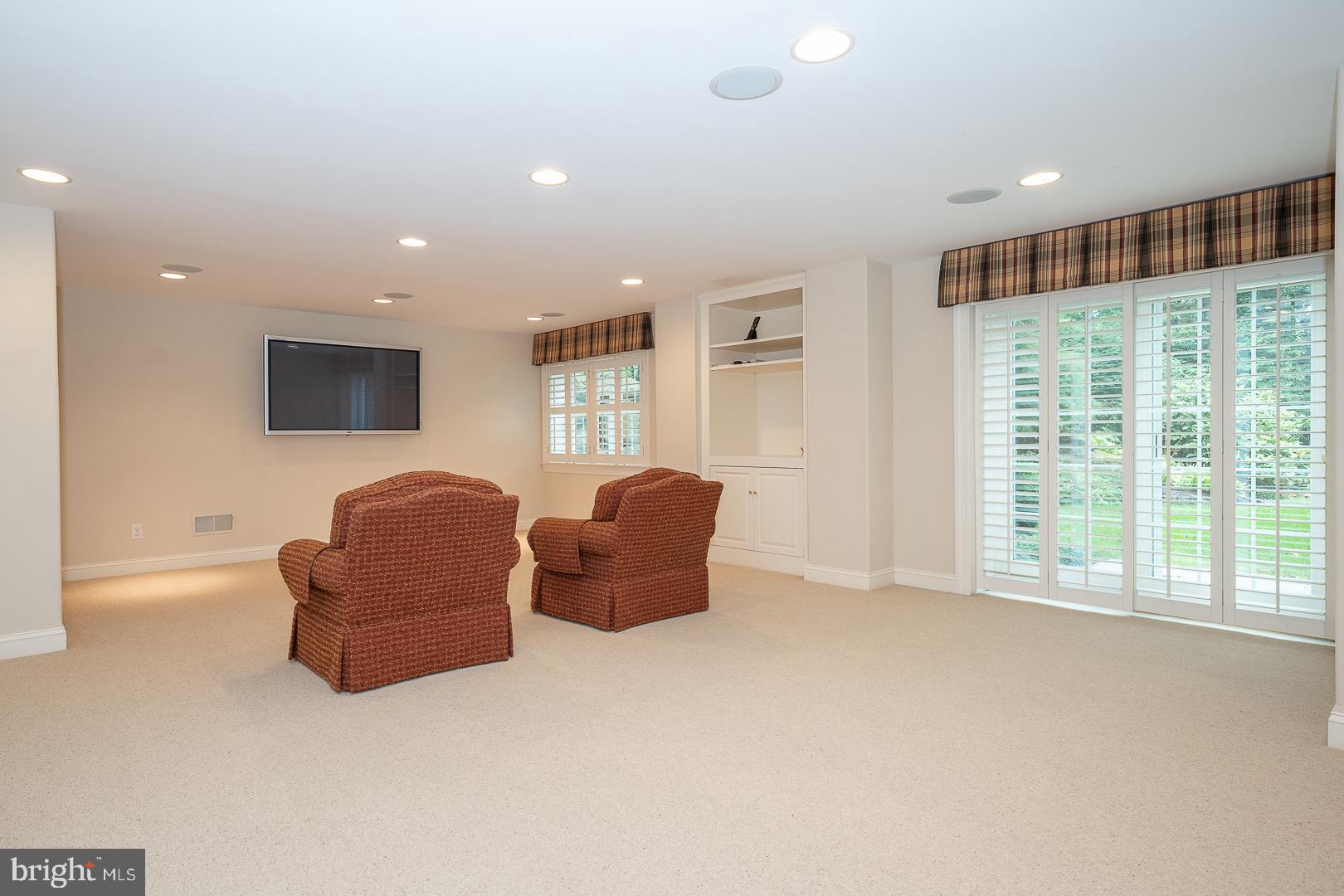 RADNOR HUNT - Residential