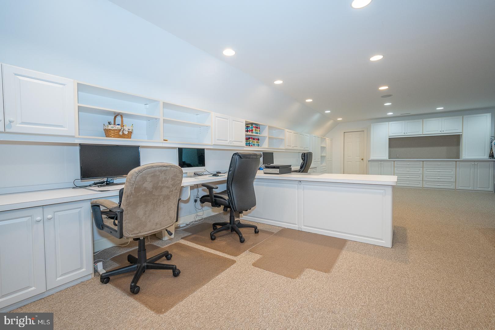 RADNOR HUNT - Residential