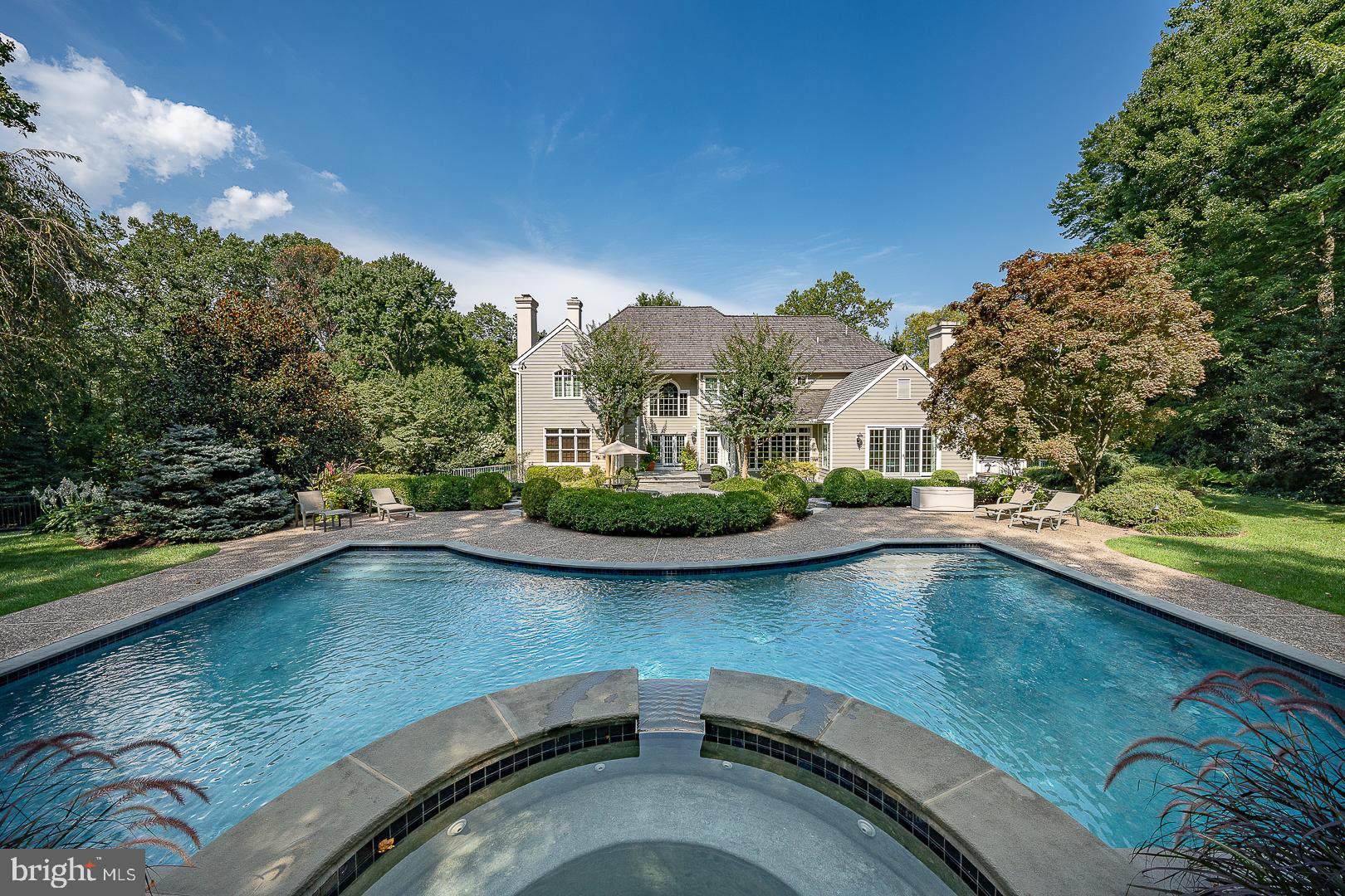 RADNOR HUNT - Residential