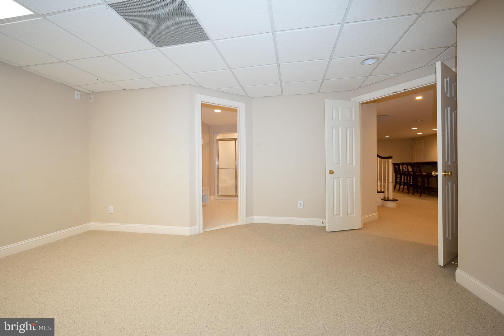 RADNOR HUNT - Residential