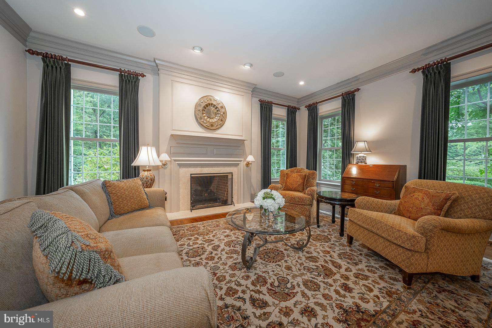 RADNOR HUNT - Residential