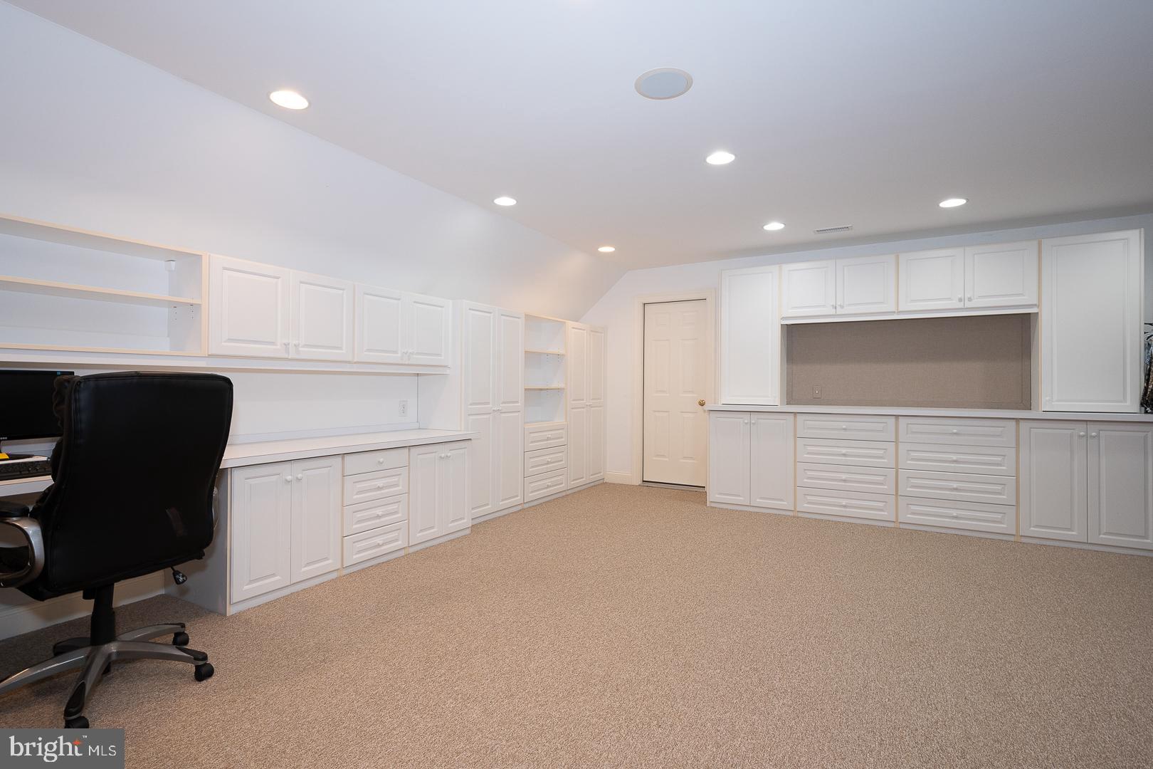 RADNOR HUNT - Residential