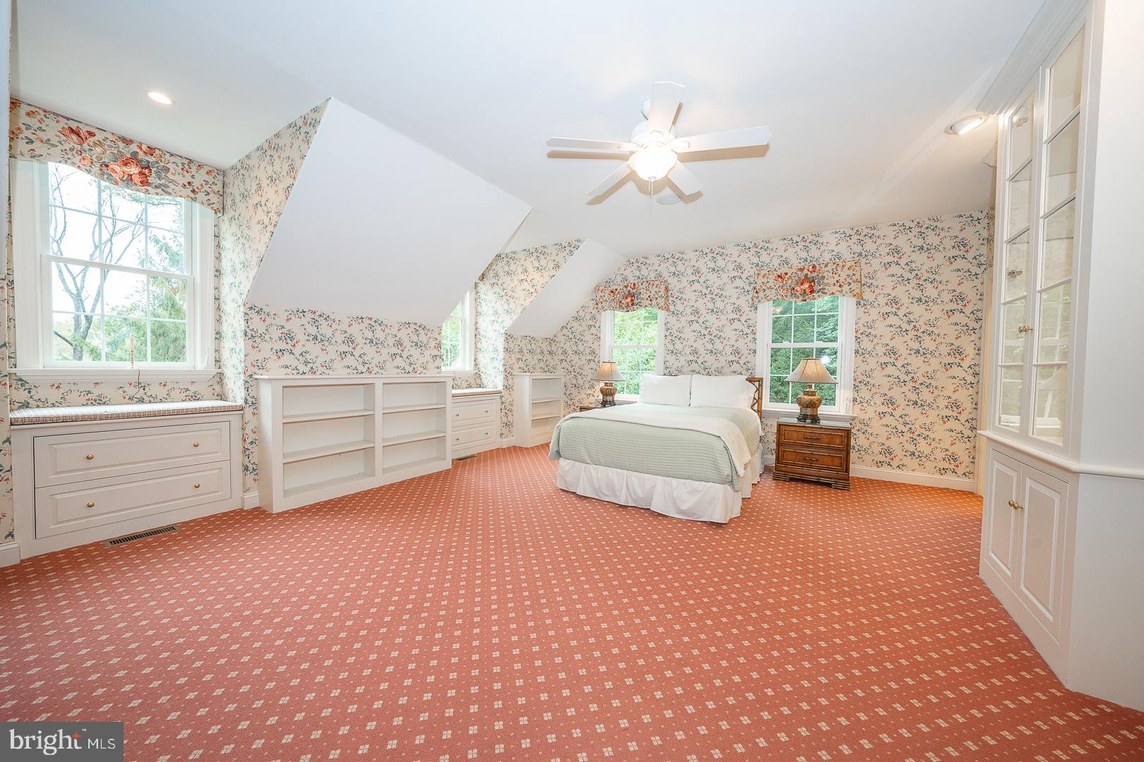 RADNOR HUNT - Residential