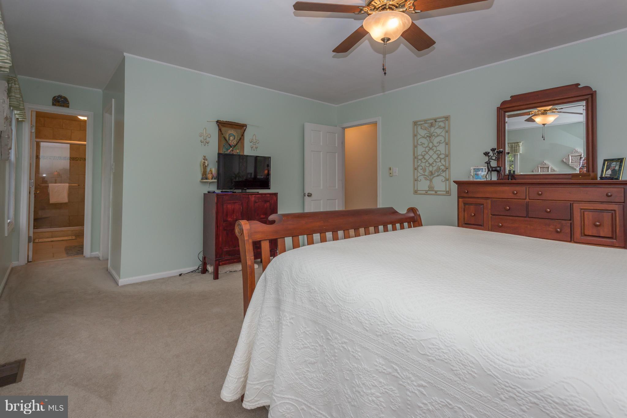 SHADOW WOODS - Residential