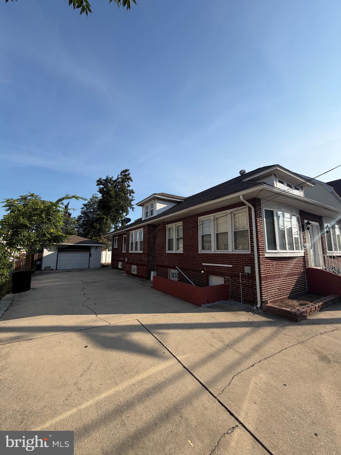 3265 RIVER ROAD